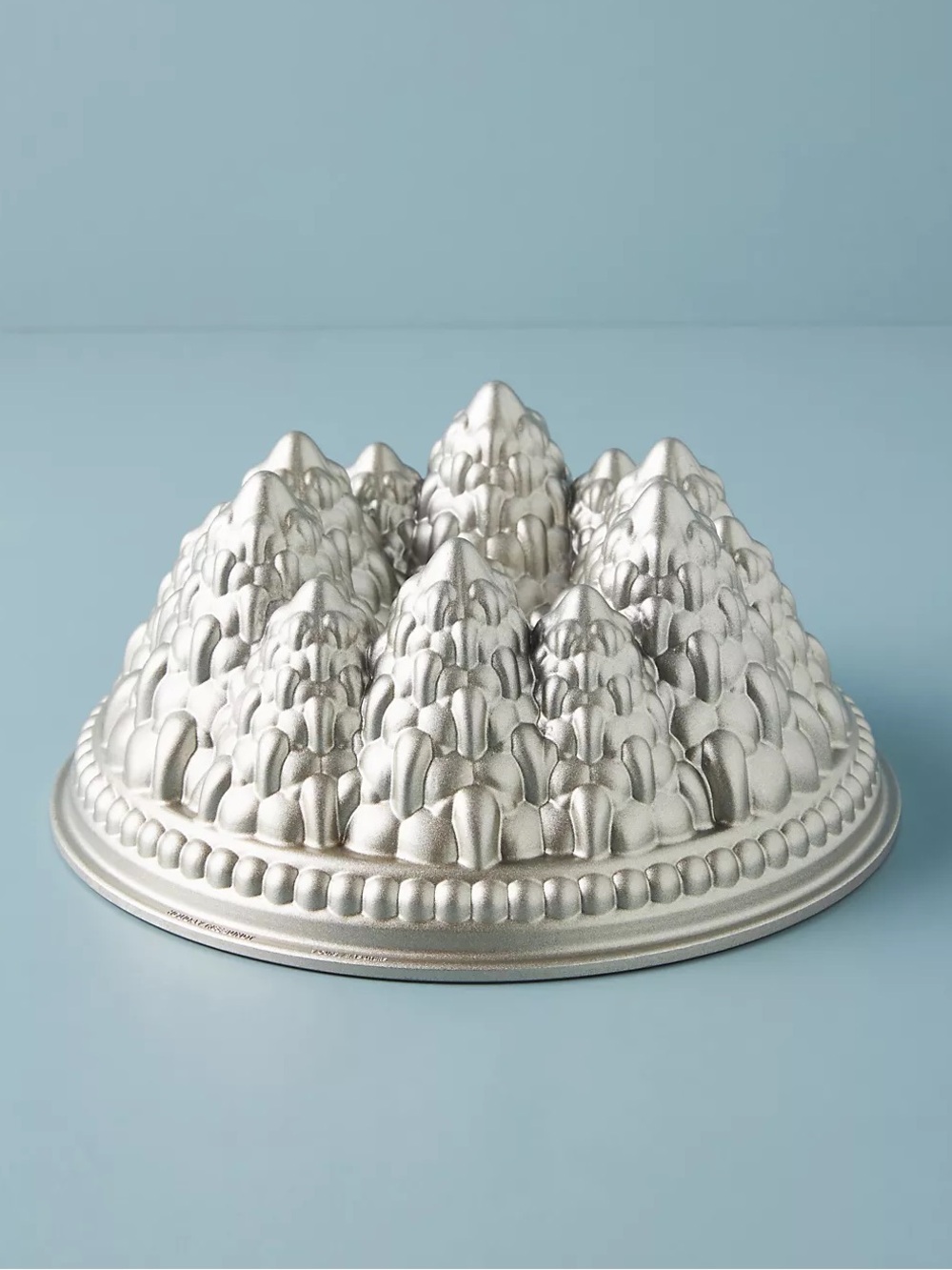 Nordic Ware Holiday Tree Bundt Cast Iron Cake Pan. Made in USA, 9 Cup Pan.